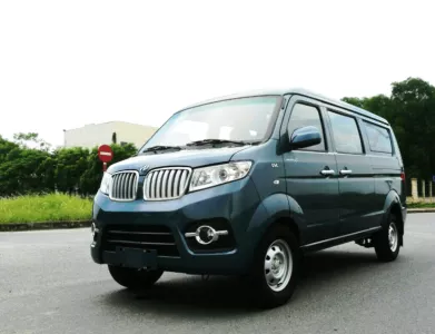 THAY KÍNH XE Ô TÔ tải Dongben 5 chỗ tận nơi